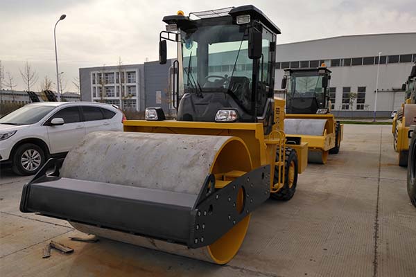 振動<a href='http://www.bjlqt.cn' target='_blank'>壓路機(jī)</a>