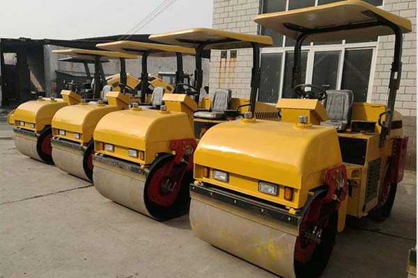 3噸<a href='http://www.bjlqt.cn' target='_blank'>壓路機</a>