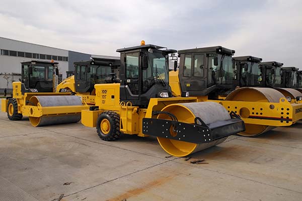 <a href='http://www.bjlqt.cn/product/77.html' target='_blank'>振動壓路機</a>